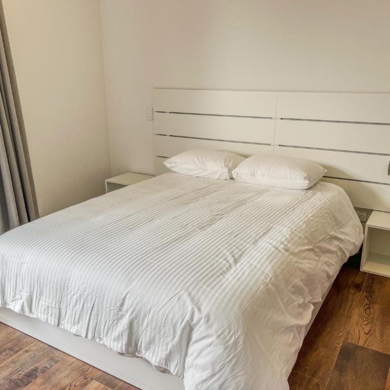 Quarzzo Suites by NOWA - Two-Bedroom Deluxe Apartment with Balcony - 4