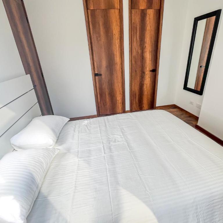 Quarzzo Suites by NOWA - Two-Bedroom Deluxe Apartment with Balcony - 7