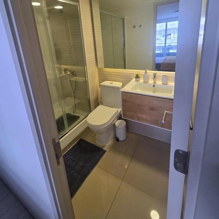 Spacious and new for 5 Metro Parking Wi-Fi - Apartamento de 3 dormitorios - 25