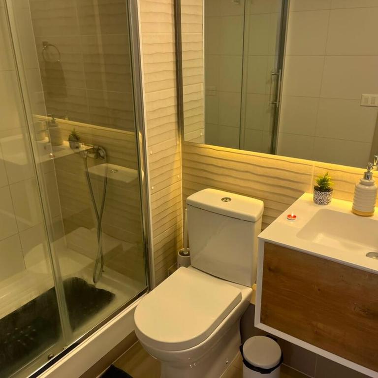 Spacious and new for 5 Metro Parking Wi-Fi - Apartamento de 3 dormitorios - 28