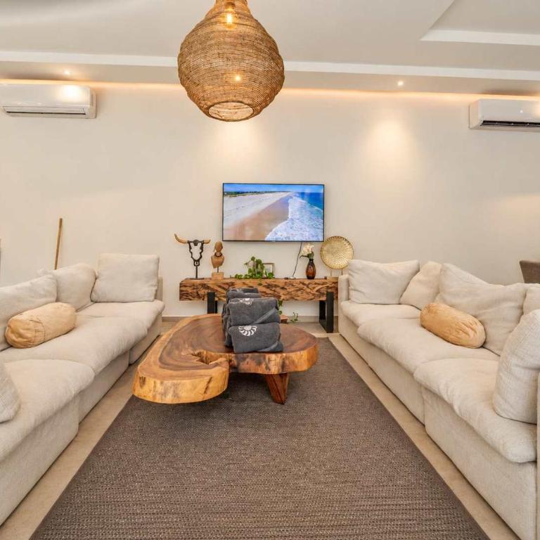 Elegant 4 Bedroom Villa, Gated Access & Personalized Concierge - Villa - 13