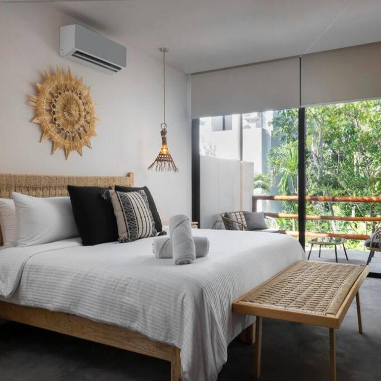 Twin Villas 8BR, Concierge, Gated ,Jacuzzi, Paddle court - Villa - 4