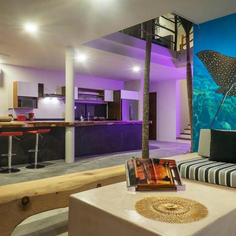 Twin Villas 8BR, Concierge, Gated ,Jacuzzi, Paddle court - Villa - 10