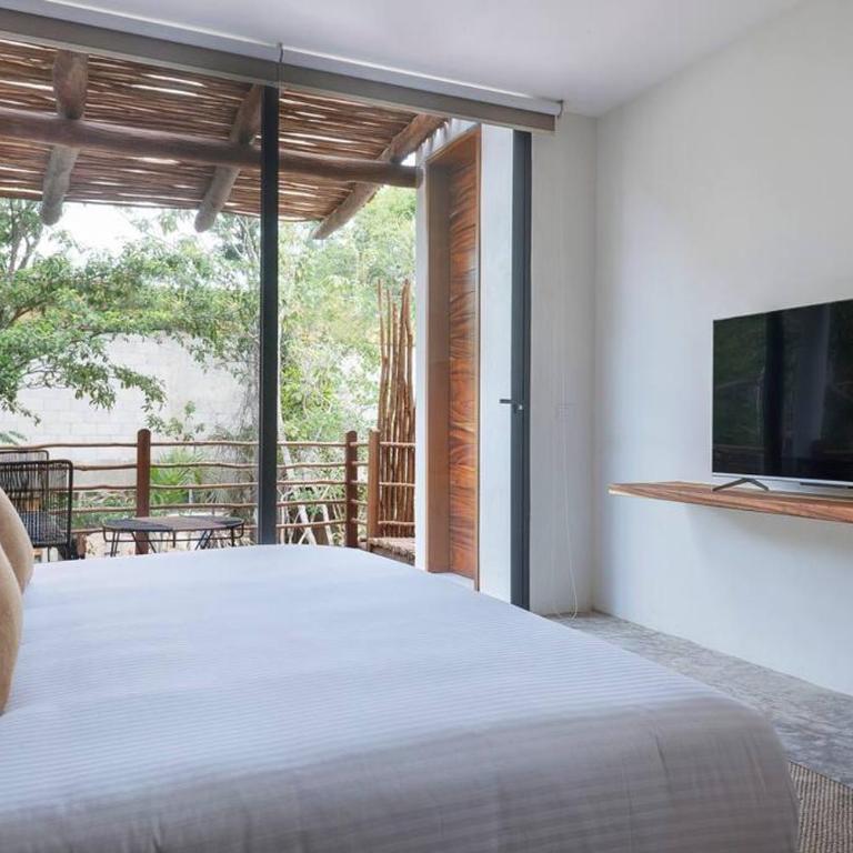 Twin Villas 8BR, Concierge, Gated ,Jacuzzi, Paddle court - Villa - 34