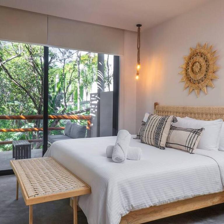 Twin Villas 8BR, Concierge, Gated ,Jacuzzi, Paddle court - Villa - 35