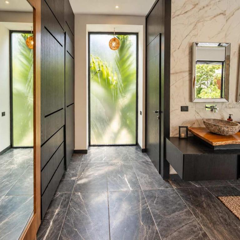Luxe 8BR Double Villa, Gated, Patio & Pool - Villa - 19