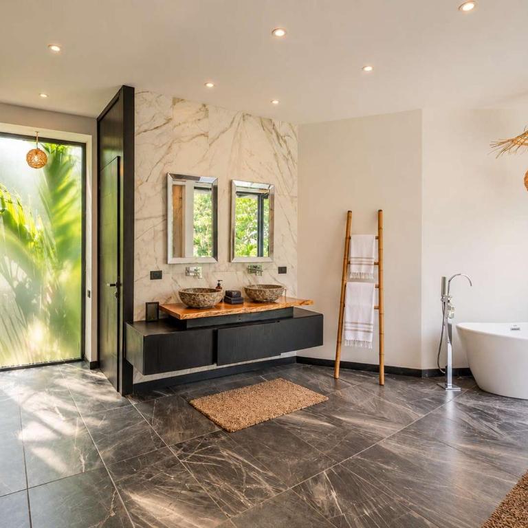Luxe 8BR Double Villa, Gated, Patio & Pool - Villa - 24