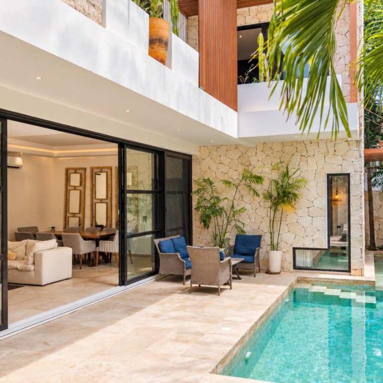 Luxe 8BR Double Villa, Gated, Patio & Pool - Villa - 37