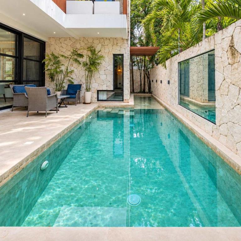 Luxe 8BR Double Villa, Gated, Patio & Pool - Villa - 38