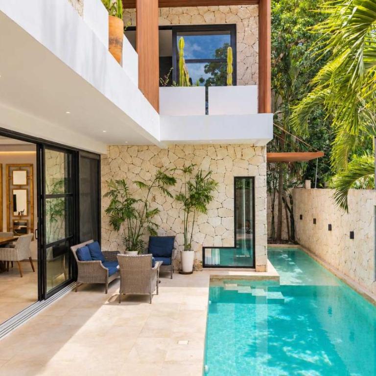 Luxe 8BR Double Villa, Gated, Patio & Pool - Villa - 40