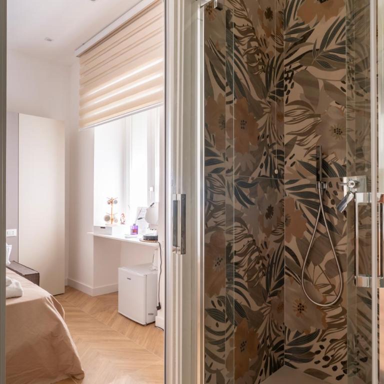 Binario Centrale Guest House - Double Room with Private Bathroom - 7