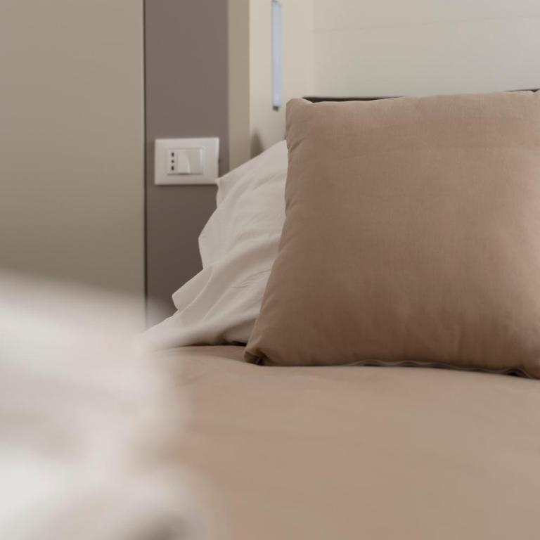 Binario Centrale Guest House - Double Room with Private Bathroom - 13