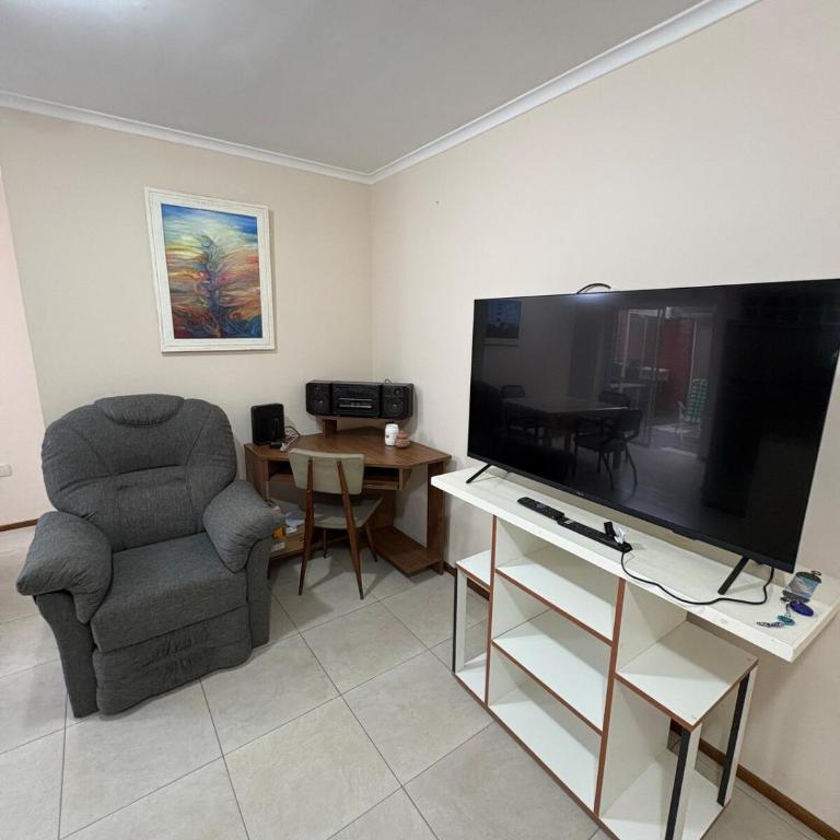 Departamento céntrico Luján - Two-Bedroom Apartment - 1