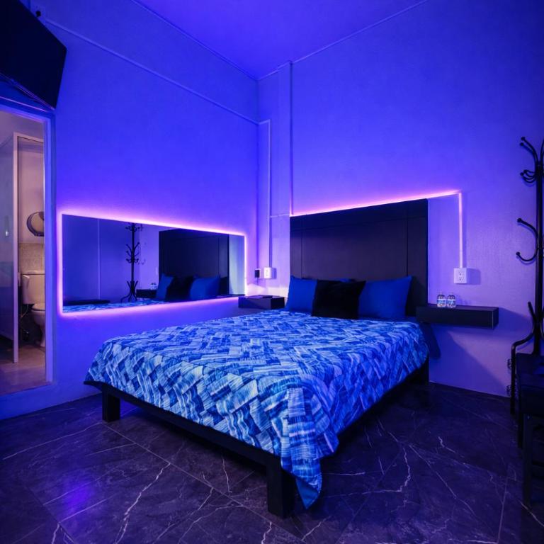 Nude Center Rooms - Double Room with Private Bathroom - 16