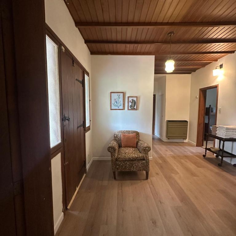 Chacra Los Cipreses - Casa completa con gran parque arbolado, 7 personas, entorno tranquilo - Vacation Home - 33