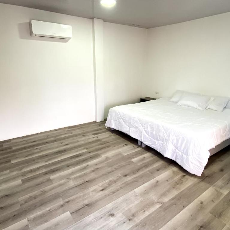 Galapagos Dove - Double or Twin Room - 4