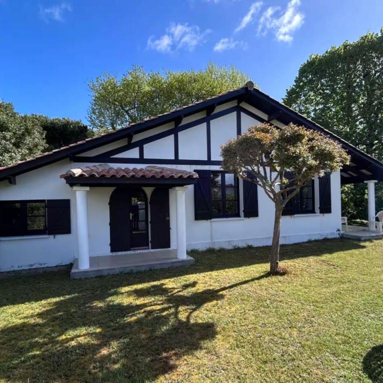 Family home 500 meters from the beach sleeps 6 - Casa - 1