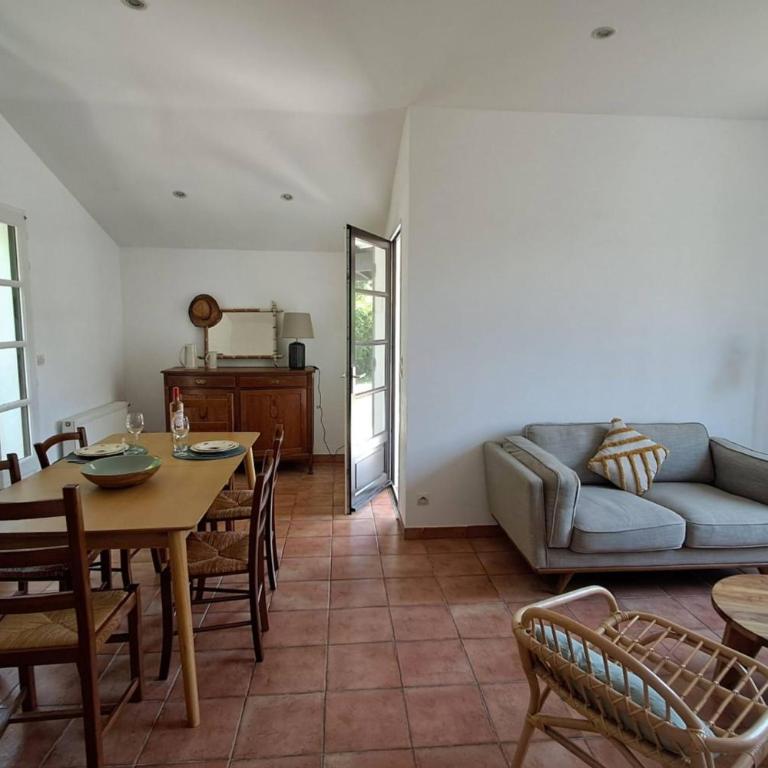 Family home 500 meters from the beach sleeps 6 - Casa - 2