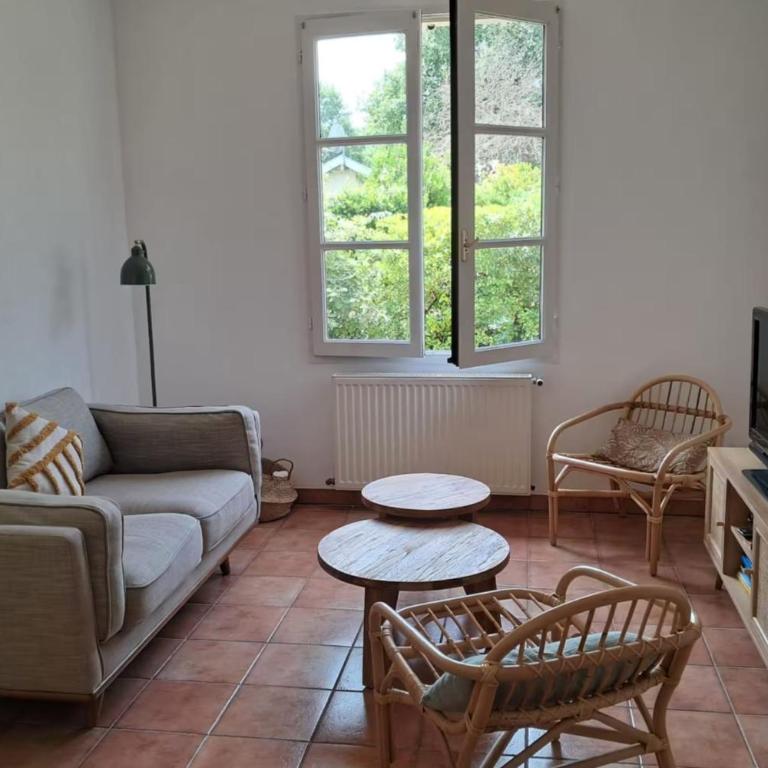 Family home 500 meters from the beach sleeps 6 - Casa - 3
