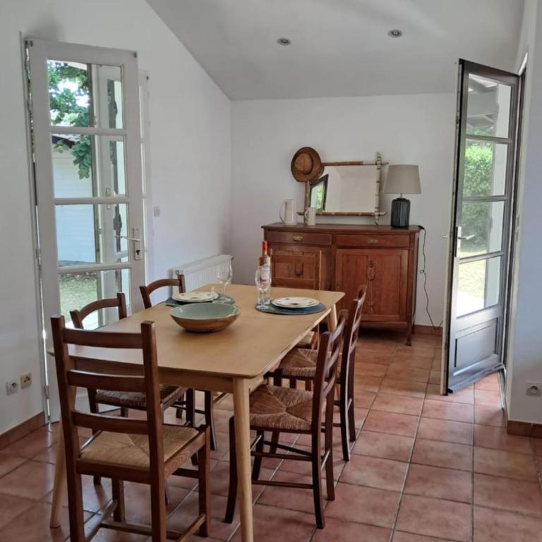 Family home 500 meters from the beach sleeps 6 - Casa - 4