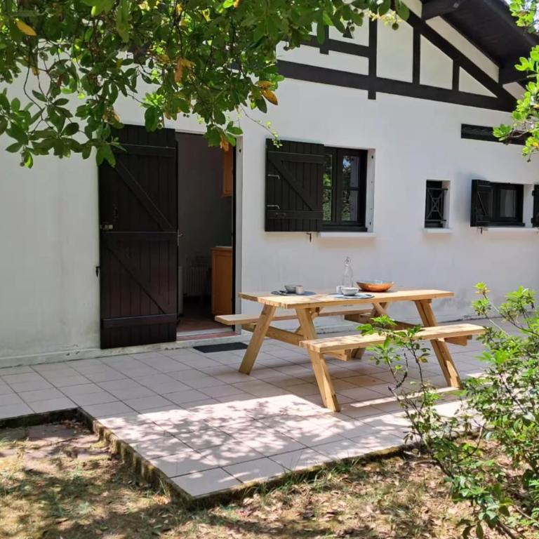 Family home 500 meters from the beach sleeps 6 - Casa - 10