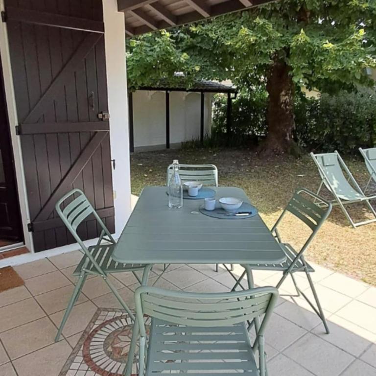 Family home 500 meters from the beach sleeps 6 - Casa - 13