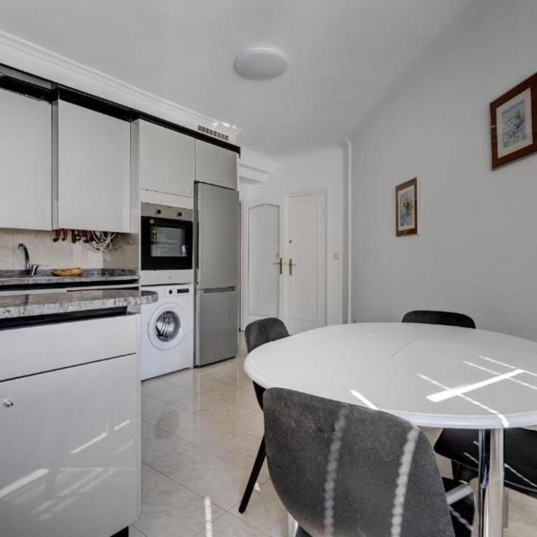 5 min walk to Zurriola Beach & GOe - Appartement - 4