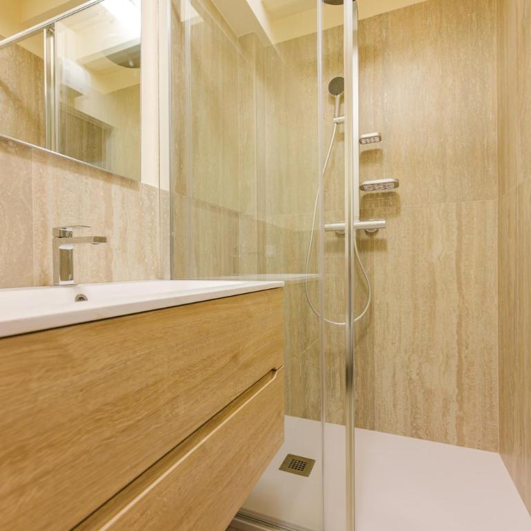 EasyTopStay - Elegant Residence in the Authentic Charm of Castello - Camera Matrimoniale con Patio - 4