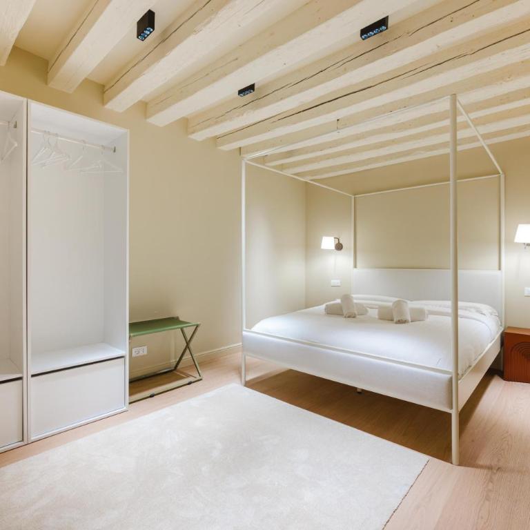 EasyTopStay - Elegant Residence in the Authentic Charm of Castello - Camera Matrimoniale Standard - 3