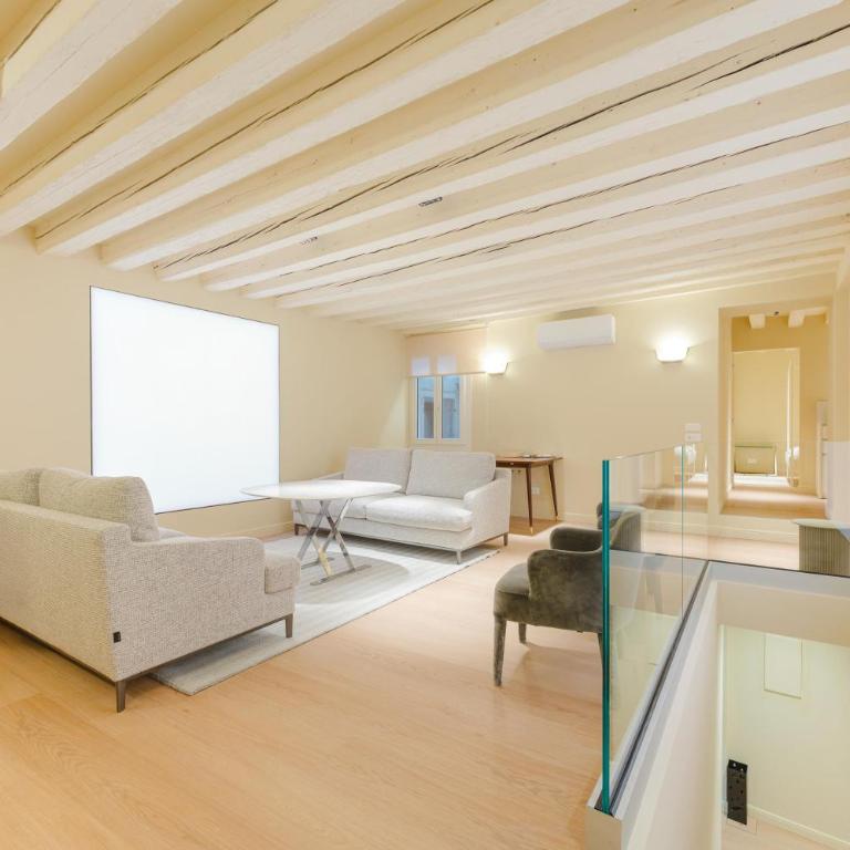 EasyTopStay - Elegant Residence in the Authentic Charm of Castello - Camera Matrimoniale con Patio - 12