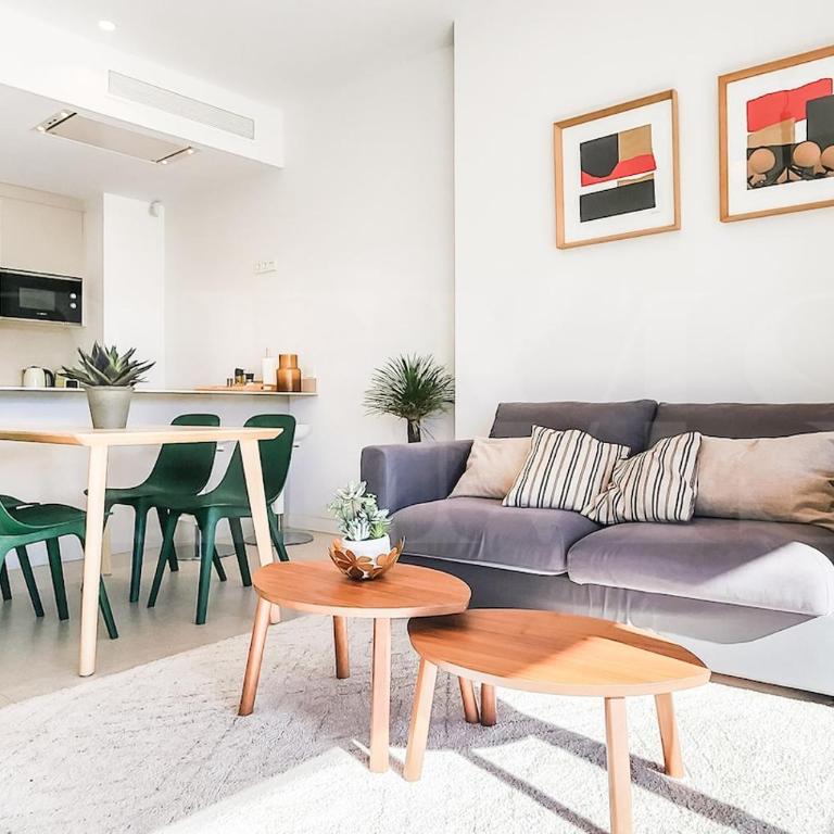 Beachside Apartment with Terrace and Pool REMS - Apartamento de 1 dormitorio - 1