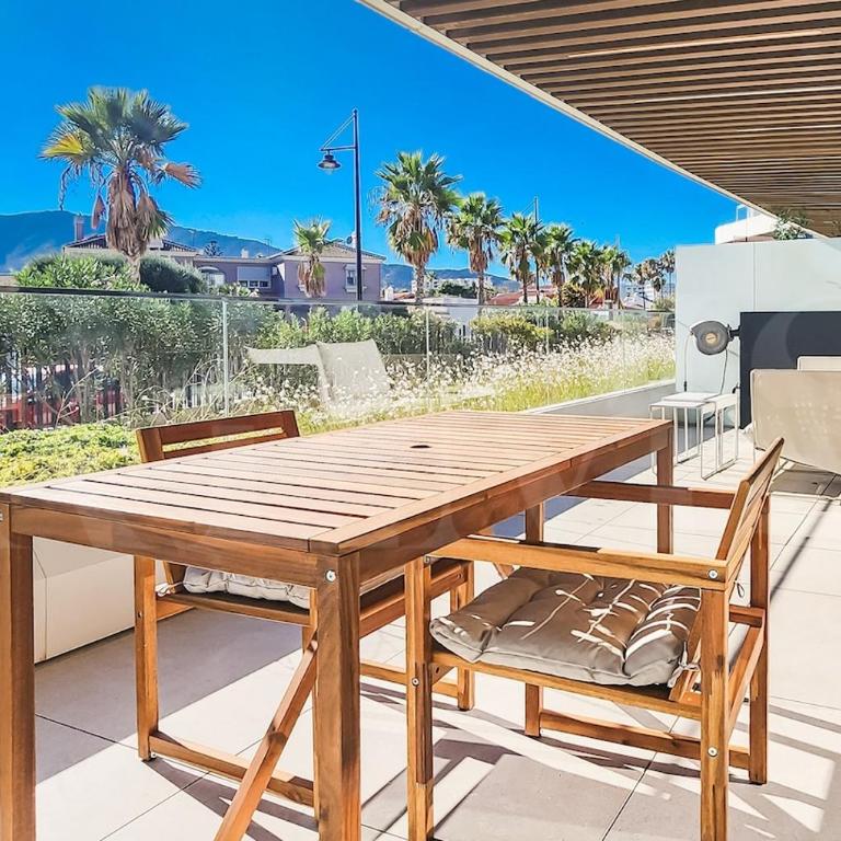 Beachside Apartment with Terrace and Pool REMS - Apartamento de 1 dormitorio - 17