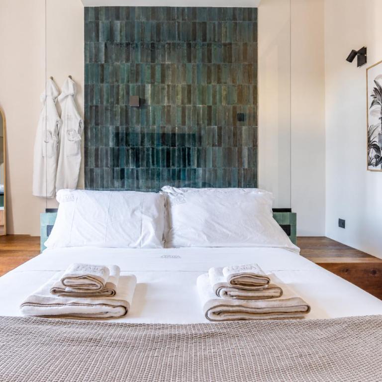 Palazzo Italia Suites - King Room with Spa Bath - 7