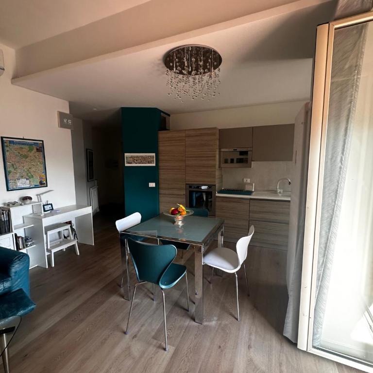 Mary Anne's Apt n10 - Appartamento Deluxe con 2 Camere da Letto e Balcone - 4