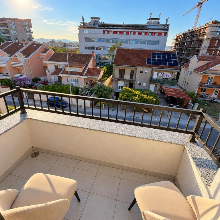 City Nest Podgorica with Free Parking - Apartman s 1 Spavaćom Sobom i Balkonom - 3