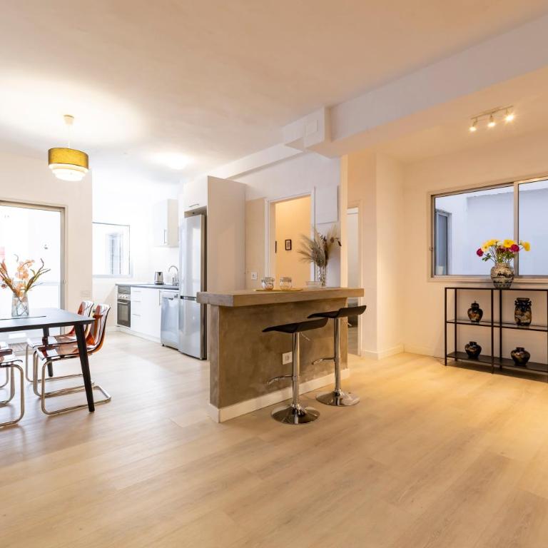 Luminous 2-Bedroom Holiday Home in Calle Esquivel - Appartamento con 2 Camere da Letto - 2