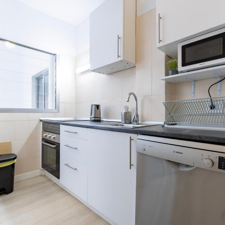 Luminous 2-Bedroom Holiday Home in Calle Esquivel - Appartamento con 2 Camere da Letto - 12