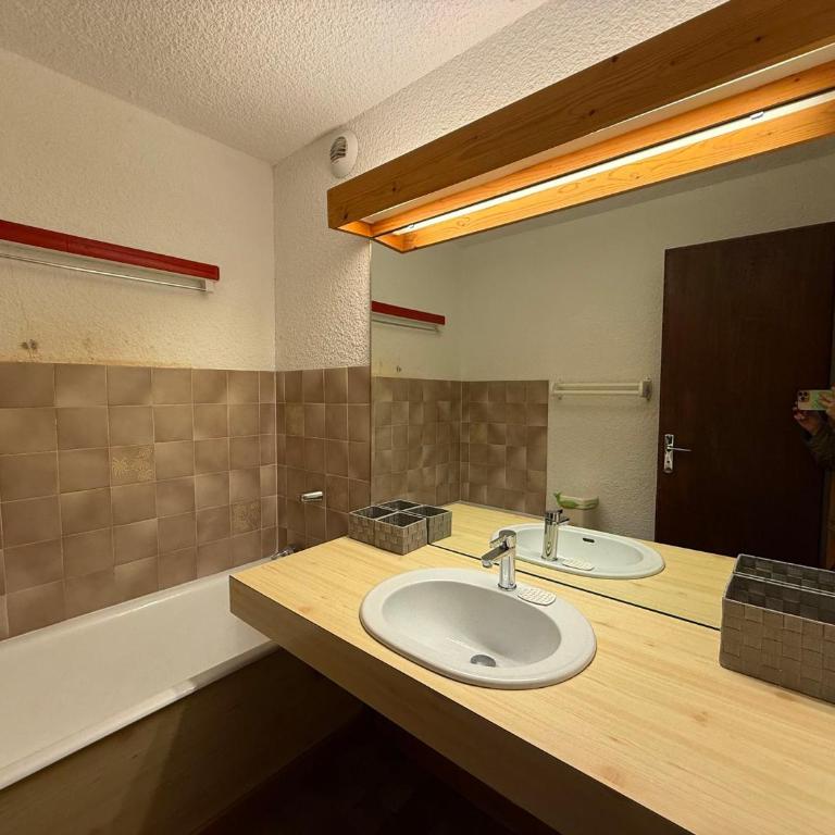 Charmant Appartement Montagnard 2 Pièces + Cabine, 6 Pers, Balcon Sud, Proche Pistes et Commerces - Apartamento de 1 dormitorio - 4