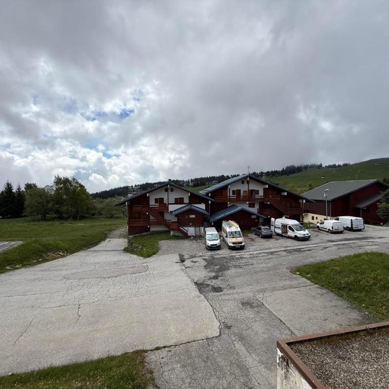 Charmant Appartement Montagnard 2 Pièces + Cabine, 6 Pers, Balcon Sud, Proche Pistes et Commerces - Apartamento de 1 dormitorio - 12
