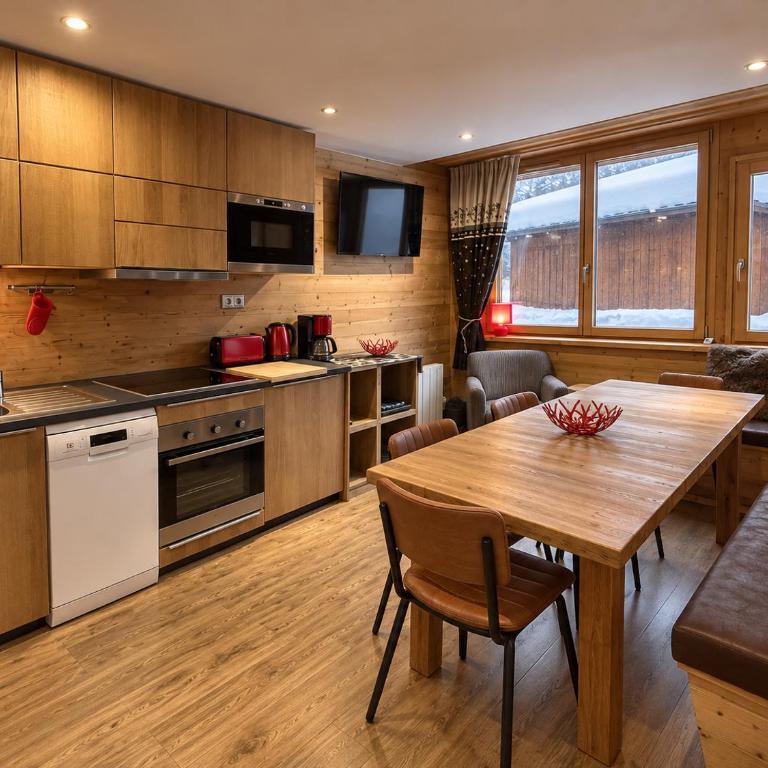 FACE VILLAGE ENFANTS, 3 CHAMBRES, EN CENTRE - Appartement 3 Chambres - 9