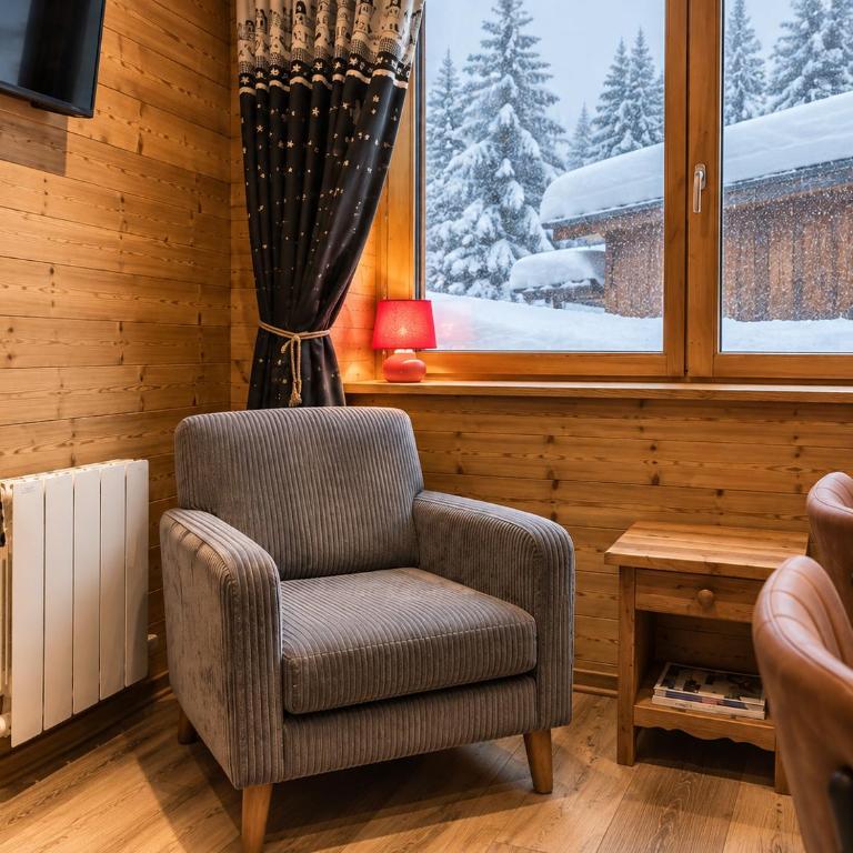 FACE VILLAGE ENFANTS, 3 CHAMBRES, EN CENTRE - Appartement 3 Chambres - 10