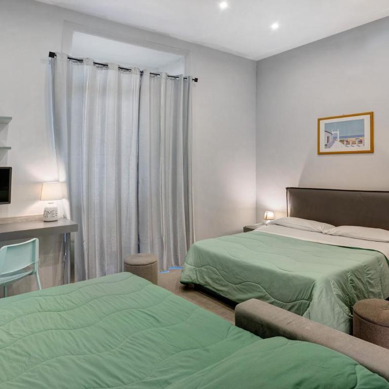 Your Home in Naples - Camera Quadrupla con Doccia - 2