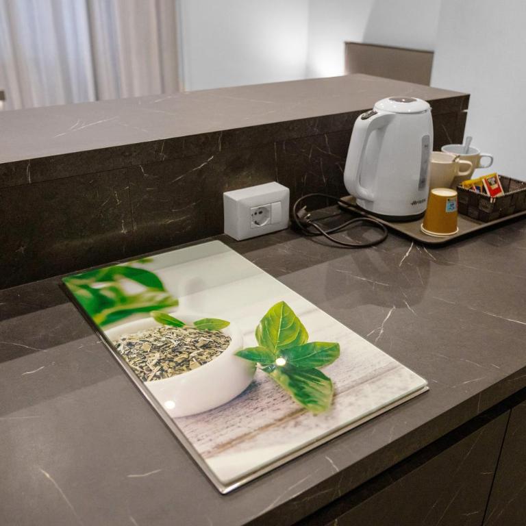 Your Home in Naples - Camera Quadrupla con Doccia - 9
