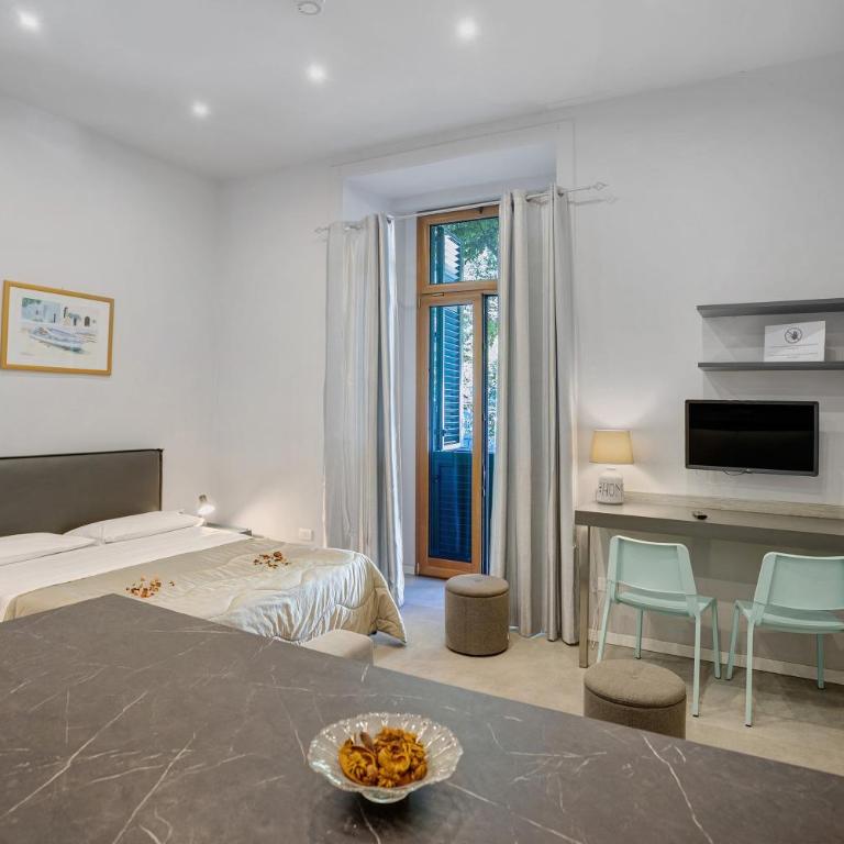 Your Home in Naples - Camera Quadrupla con Doccia - 7