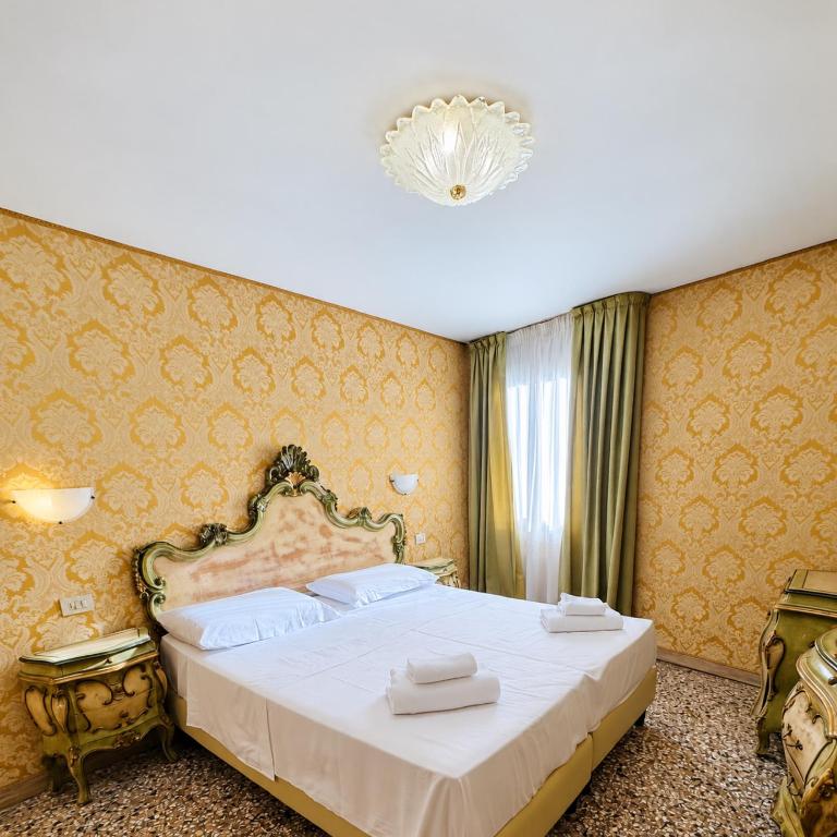 Hotel Canal - Camera Matrimoniale Superior - 21
