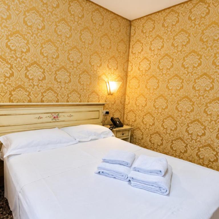 Hotel Canal - Camera Matrimoniale Superior - 12