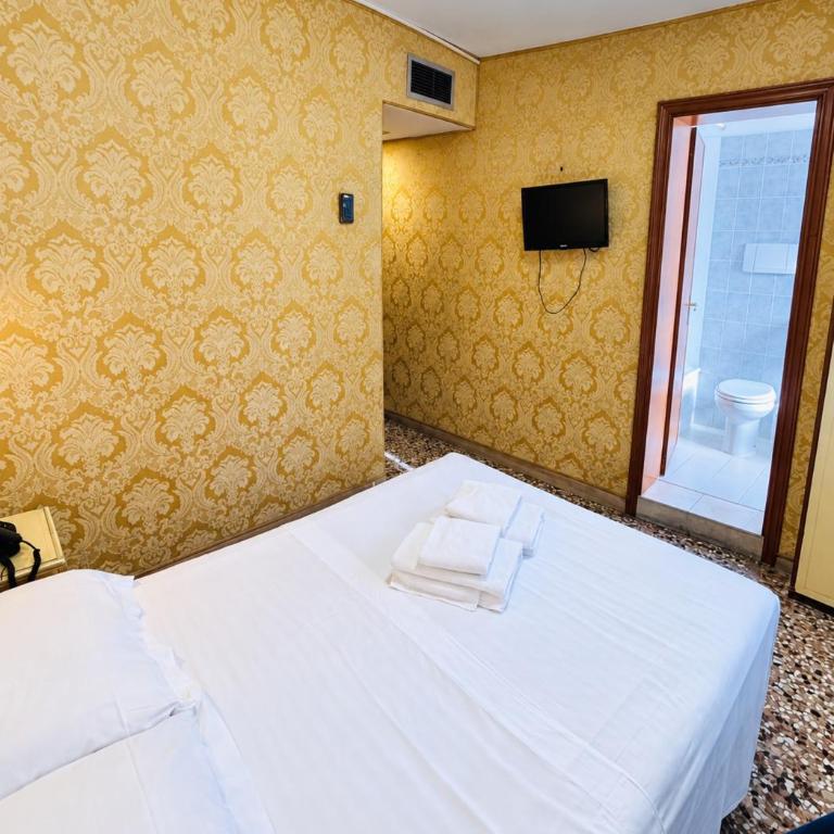 Hotel Canal - Camera Matrimoniale Superior - 11