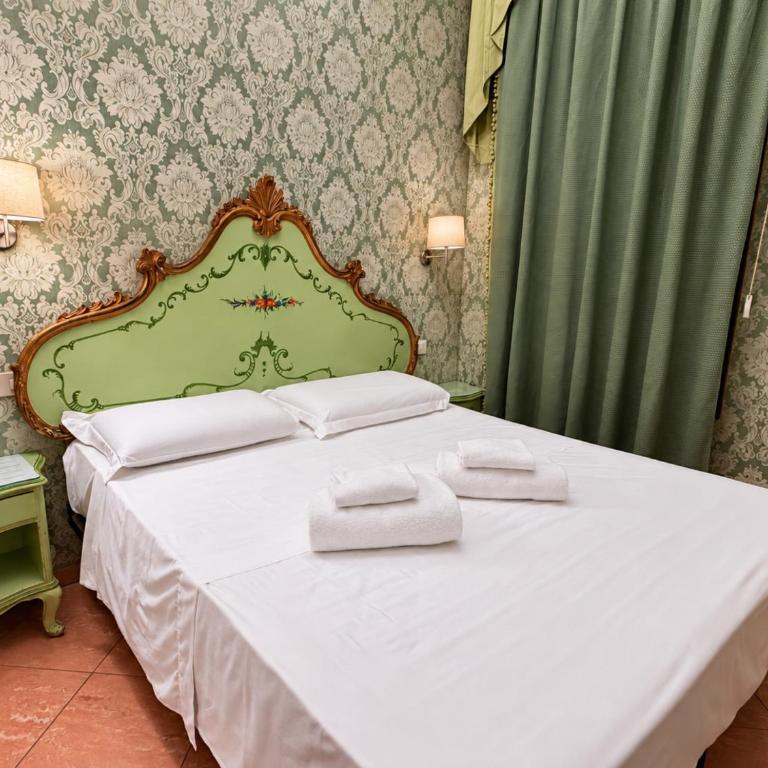 Hotel Canal - Camera Matrimoniale Superior - 4