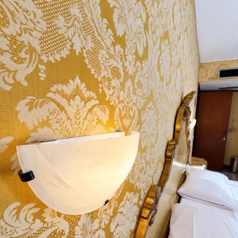 Hotel Canal - Camera Matrimoniale Superior - 11