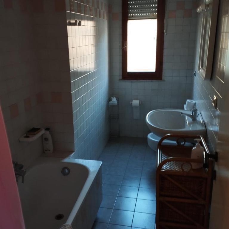 Casanoemi 1 - Habitación Doble con baño compartido - 1 o 2 camas - 1